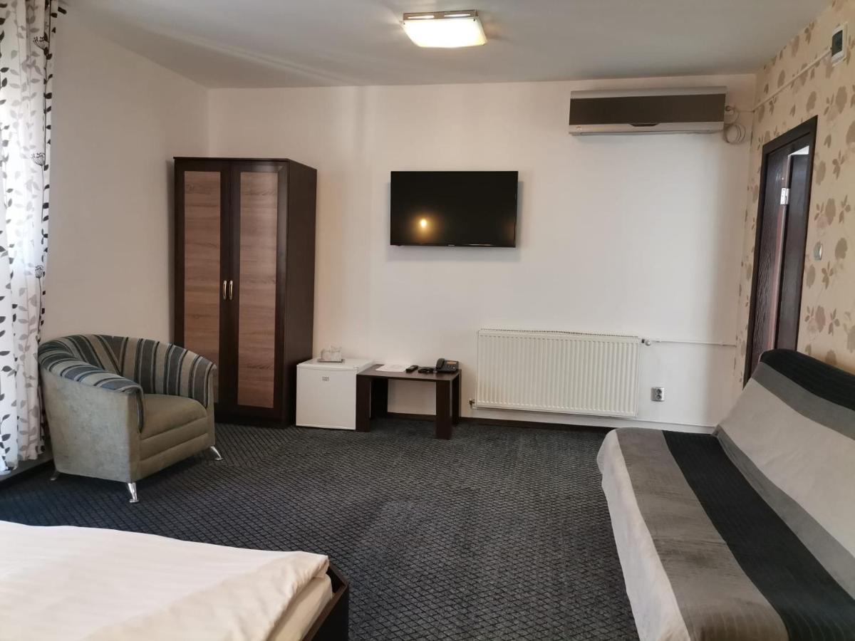Motel Davios ทาร์กู จิอู ภายนอก รูปภาพ