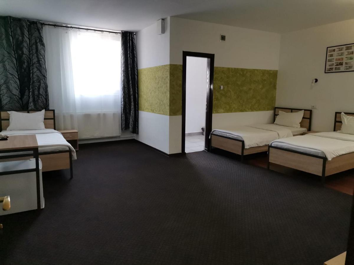 Motel Davios ทาร์กู จิอู ภายนอก รูปภาพ
