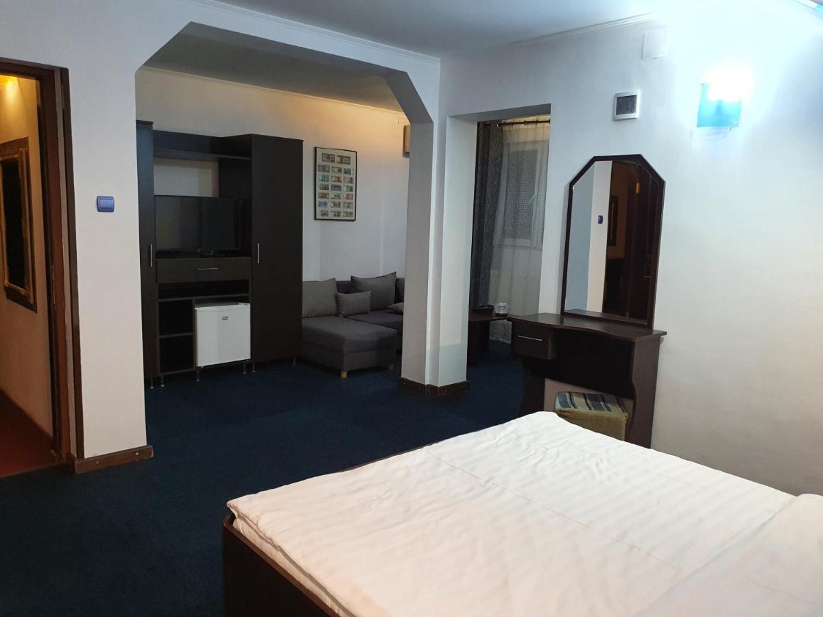 Motel Davios ทาร์กู จิอู ภายนอก รูปภาพ