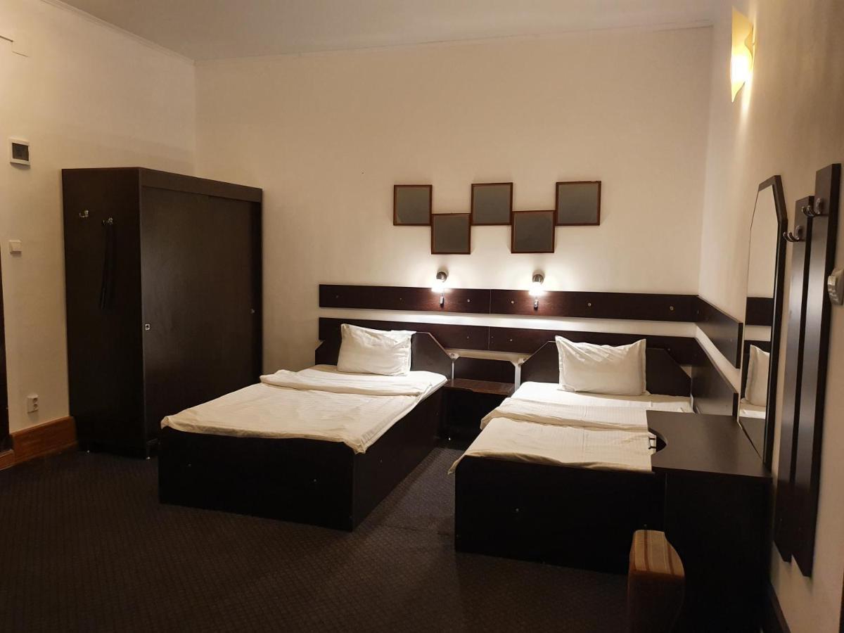 Motel Davios ทาร์กู จิอู ภายนอก รูปภาพ