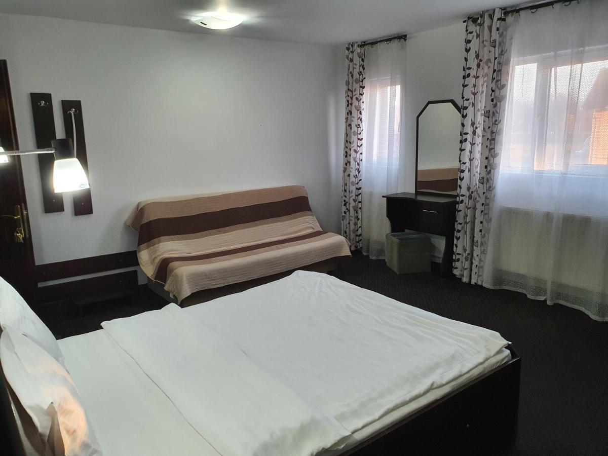 Motel Davios ทาร์กู จิอู ภายนอก รูปภาพ