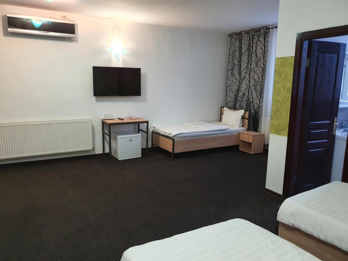 Motel Davios ทาร์กู จิอู ภายนอก รูปภาพ