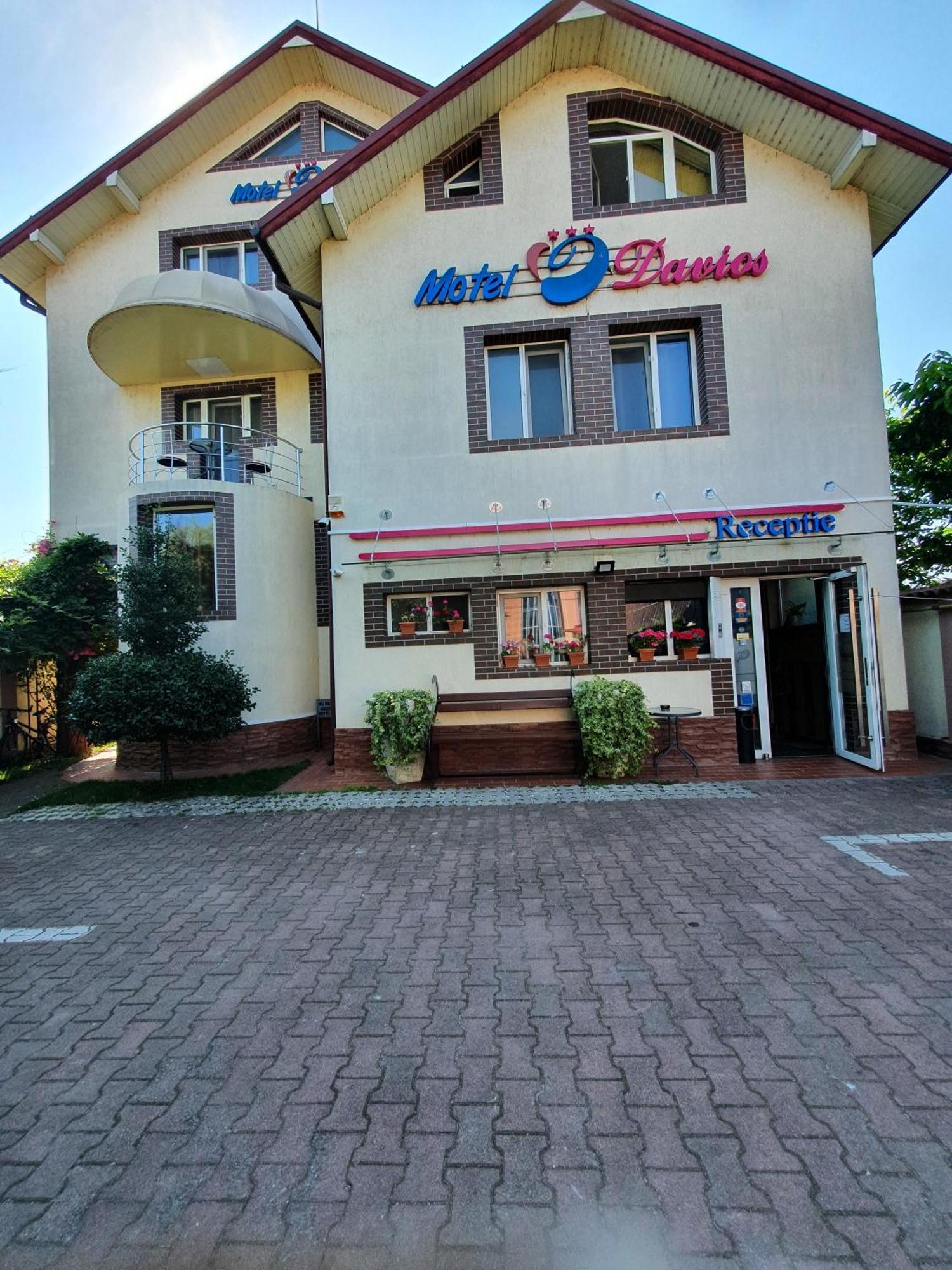 Motel Davios ทาร์กู จิอู ภายนอก รูปภาพ