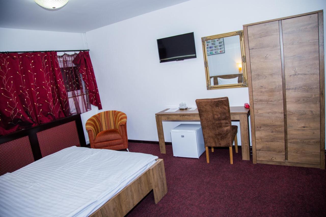 Motel Davios ทาร์กู จิอู ภายนอก รูปภาพ