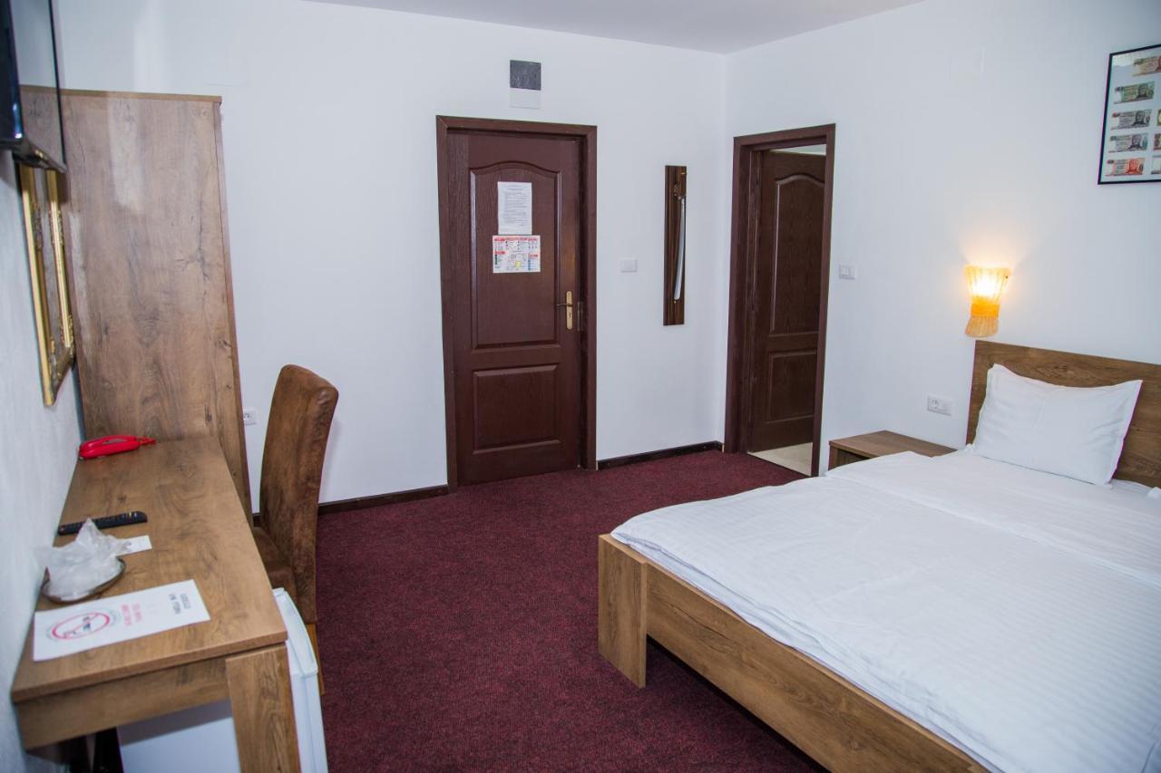Motel Davios ทาร์กู จิอู ภายนอก รูปภาพ