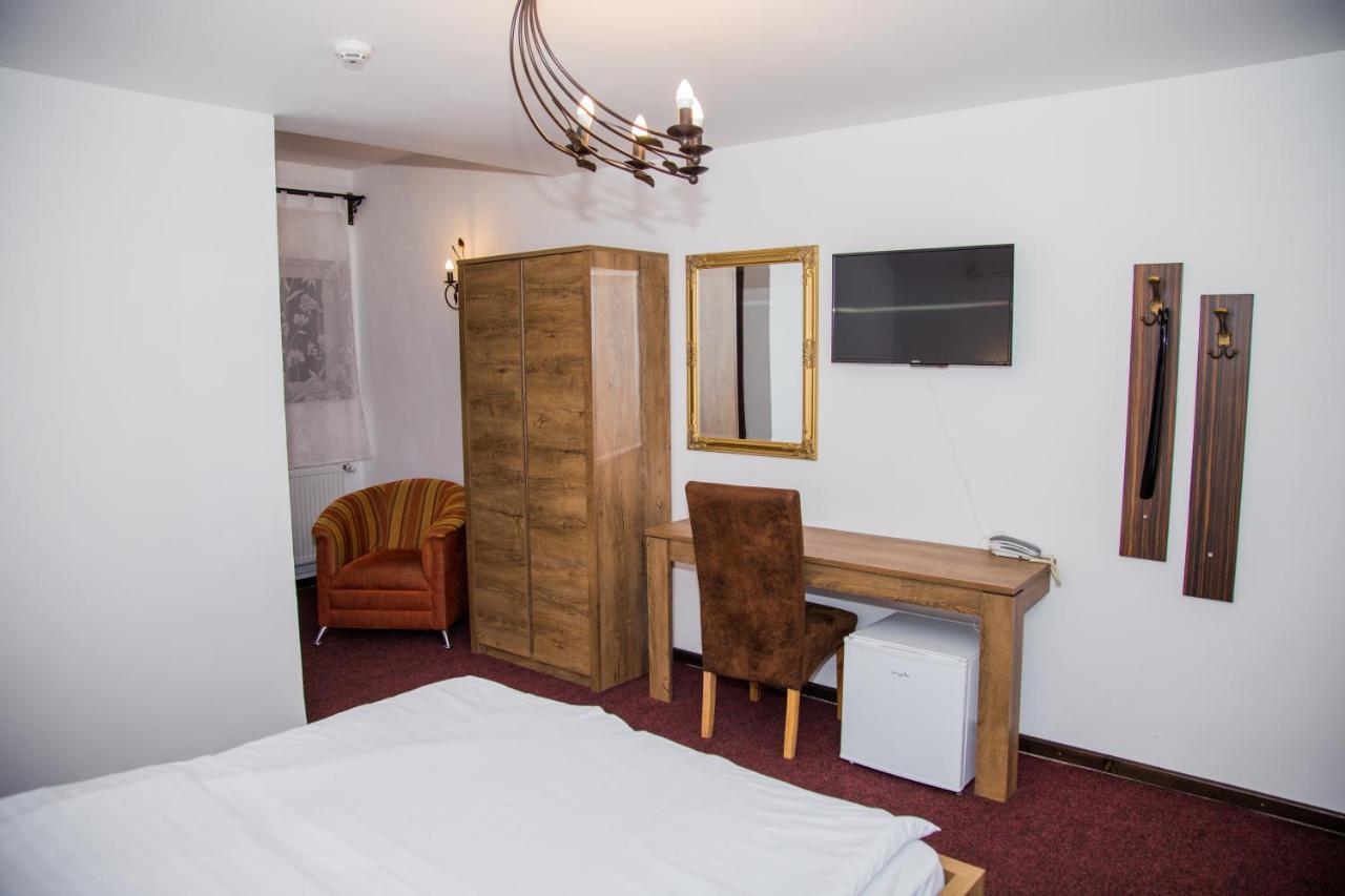 Motel Davios ทาร์กู จิอู ภายนอก รูปภาพ
