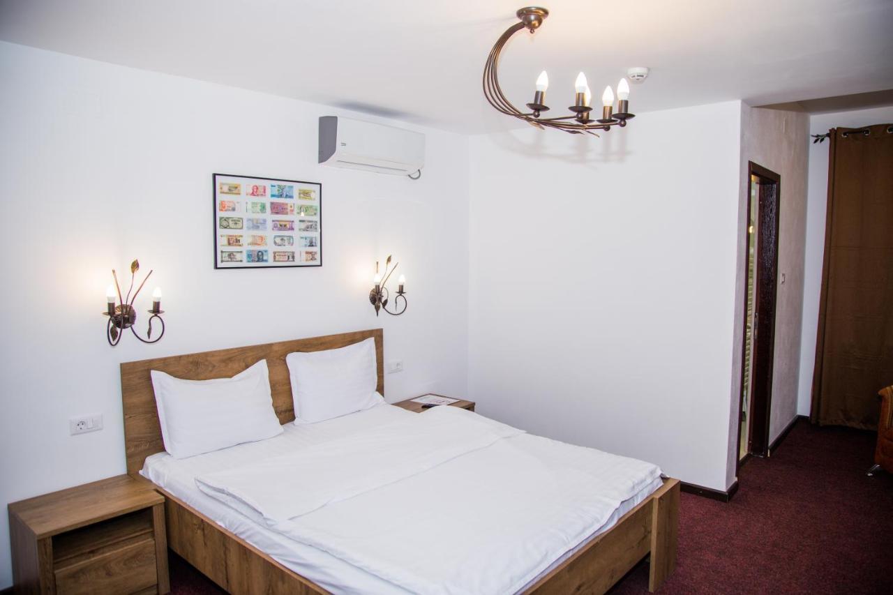 Motel Davios ทาร์กู จิอู ภายนอก รูปภาพ