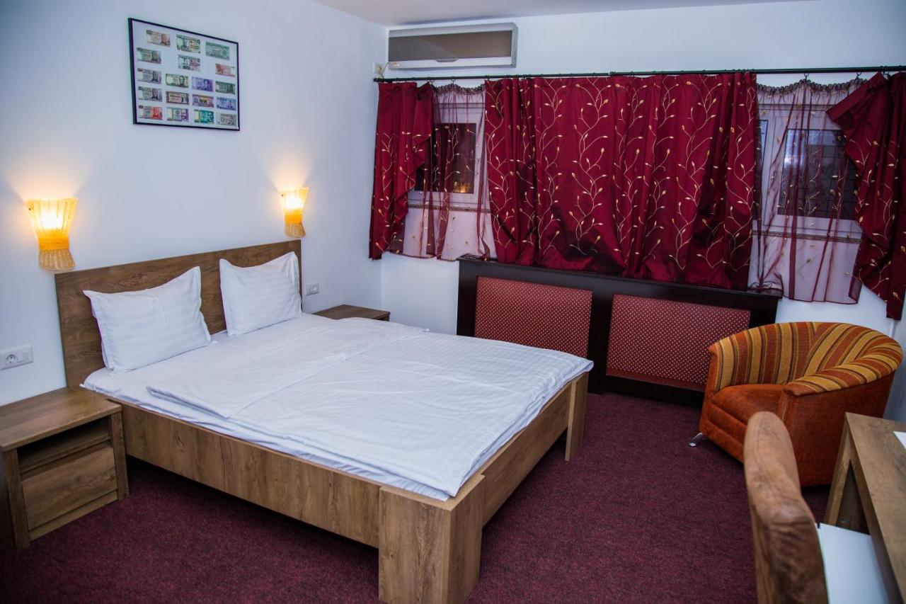 Motel Davios ทาร์กู จิอู ภายนอก รูปภาพ