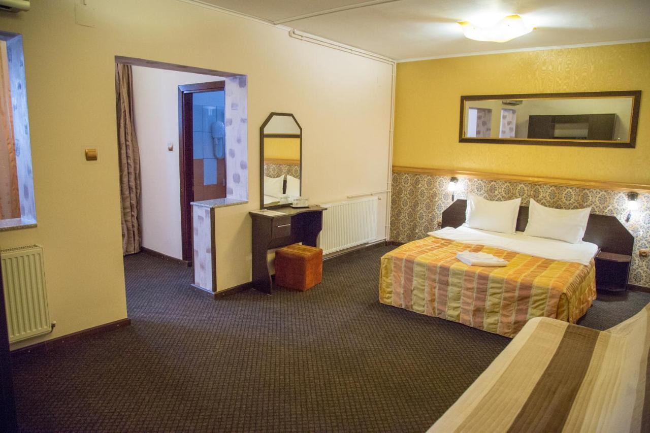 Motel Davios ทาร์กู จิอู ภายนอก รูปภาพ